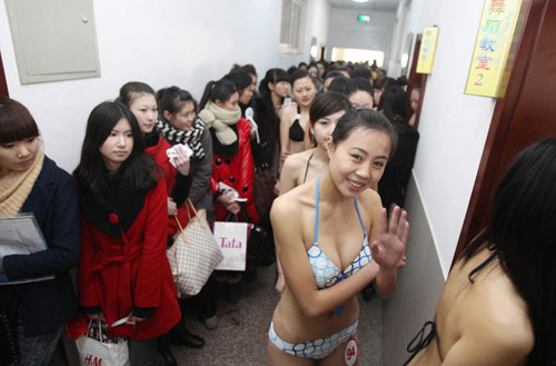 揭秘各地艺考后台场面