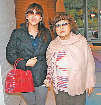 沈殿霞去世五周年百张旧照回顾 热吻郑少秋照片曝光