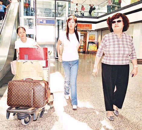 沈殿霞去世五周年百张旧照回顾 热吻郑少秋照片曝光