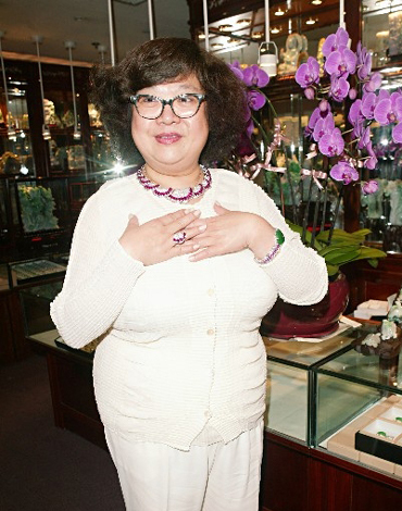 沈殿霞去世五周年百张旧照回顾 热吻郑少秋照片曝光