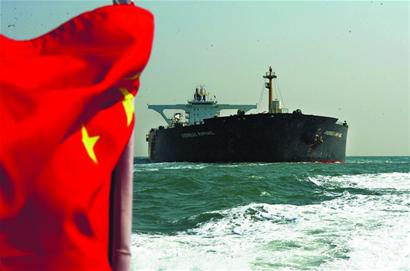 30万吨级超级油轮抵青 水上10层楼水下7层楼