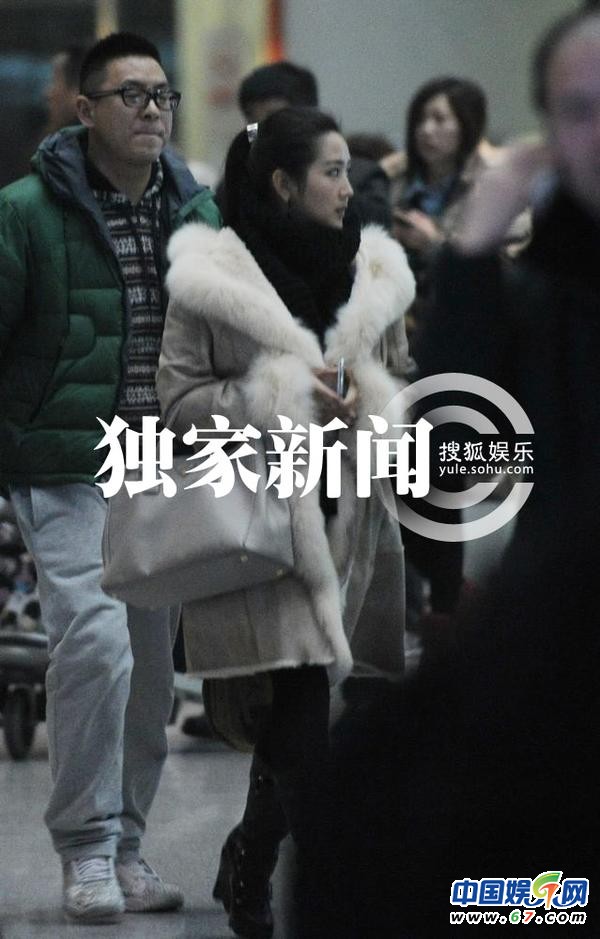 近期女星街拍特辑：杨幂似怀孕 赵薇惨输金喜善