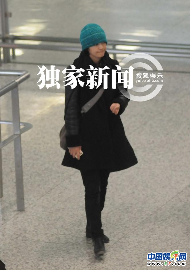 近期女星街拍特辑：杨幂似怀孕 赵薇惨输金喜善