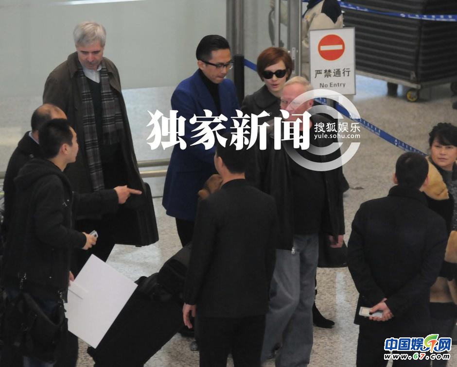 近期女星街拍特辑：杨幂似怀孕 赵薇惨输金喜善