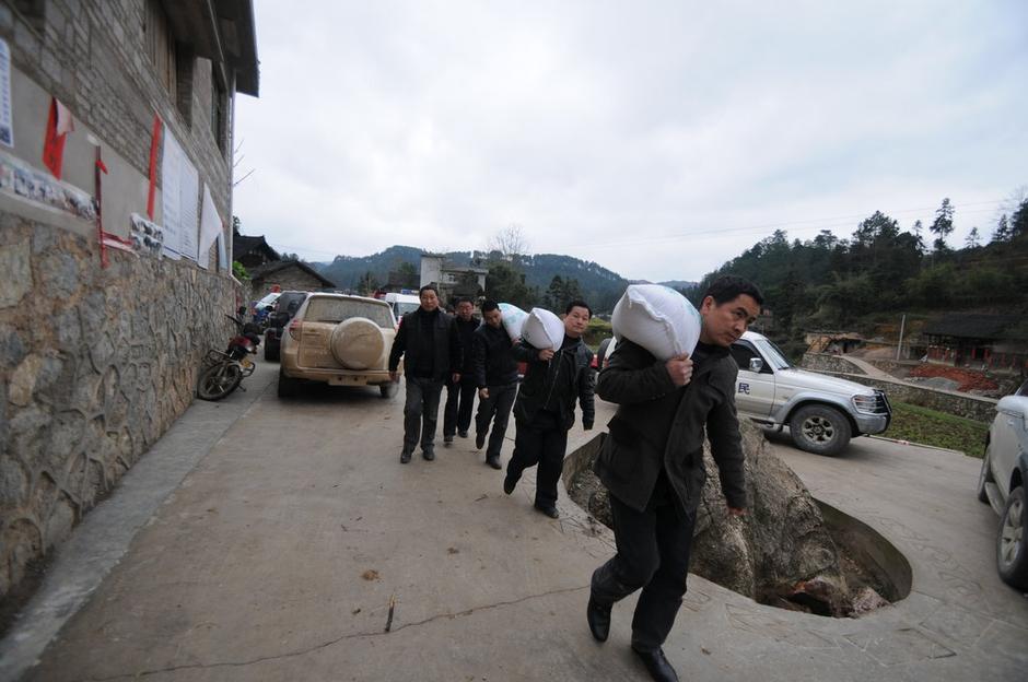 贵州5男孩烤烟棚中窒息身亡