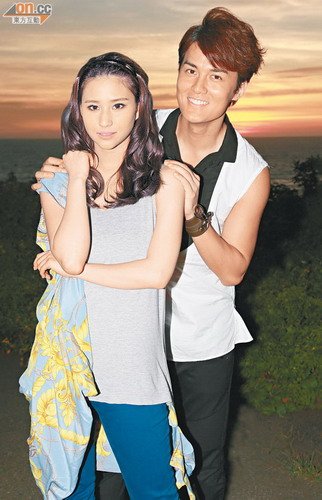 何超莲吴克羣浪漫度假被曝光 传闻已获赌王祝福