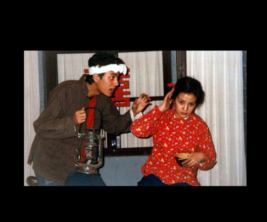 明星校园演出青涩照 你能认出谁