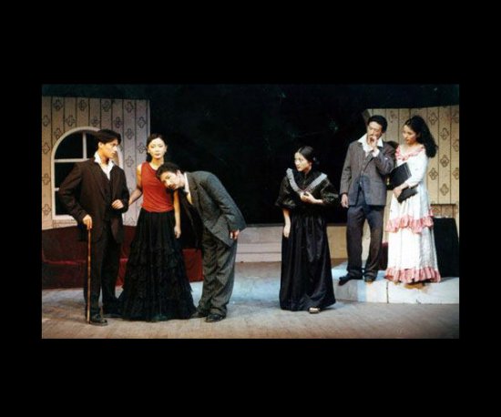 明星校园演出青涩照 你能认出谁