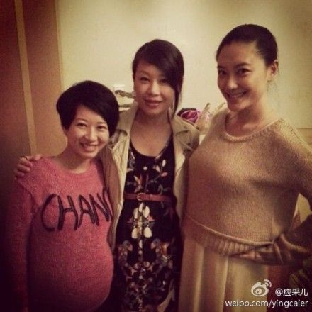 应采儿笑称此图有“六个人”