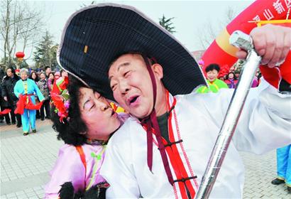 萝卜会民间杂耍惊艳 糖球会将交通管制 萝卜会民间杂耍惊艳 糖球会将交通管制