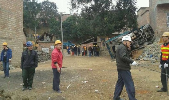 中铁隧道集团打砸抢烧村庄 中铁隧道集团打砸抢烧村庄