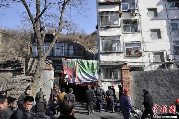 居民家中私挖煤矿引发透水致6人被困