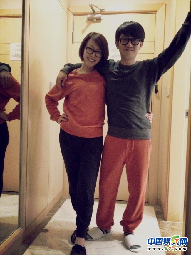 金志文与女友亲热照