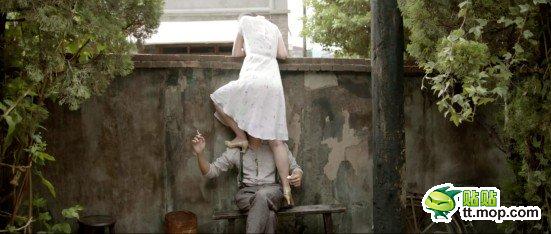 安心亚私密处正对蓝正龙 北村导演大赞草莓味