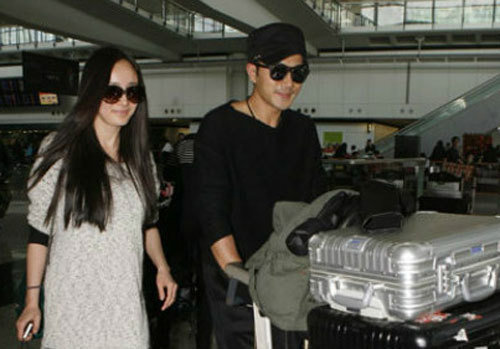 刘恺威与杨幂抵港