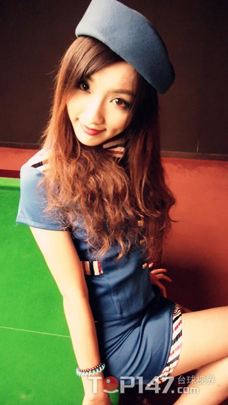 台球宝贝空姐装