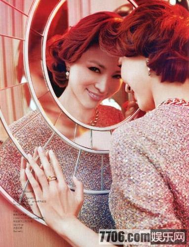 央视主持人董卿咬指美腿照曝光 妖艳华贵猛击范冰冰