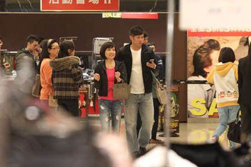 56岁宝妈与43岁男友汪建民