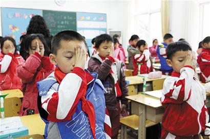 青岛推亮眼计划:三年内四成以上中小学生不近视 青岛推亮眼计划:三年内四成以上中小学生不近视