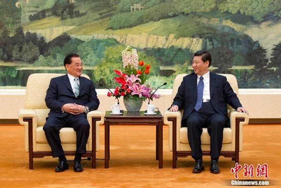 2月25日，中共中央总书记习近平在北京人民大会堂会见中国国民党荣誉主席连战。中新社发 盛佳鹏 摄