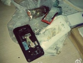 淘宝售小米手机爆炸引热议 客服确认假冒手机