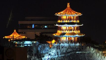 晒元宵夜唯美月色 正月十七将最圆