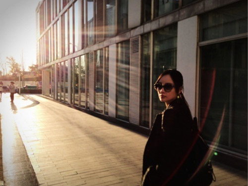 李小璐悠闲逛街