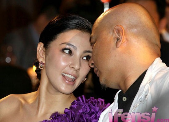 揭秘女星闪电结婚内幕