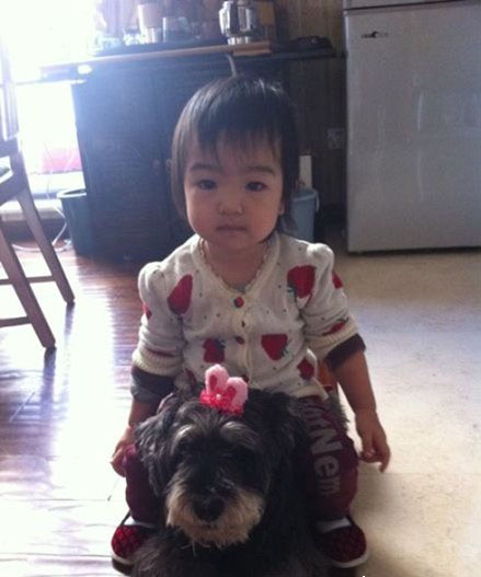 国内最红大叔张嘉译妻女近照