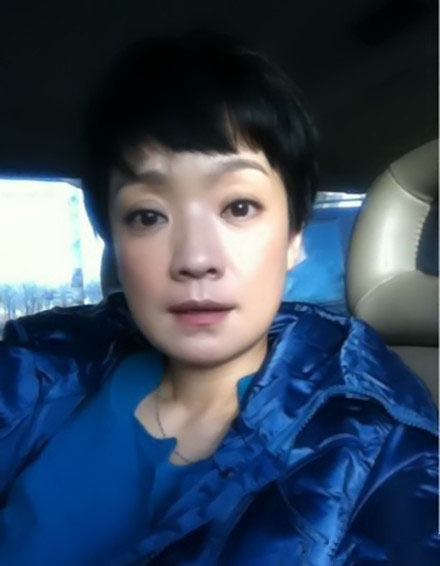 国内最红大叔张嘉译妻女近照