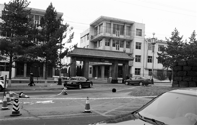 1月23日,大同县政府门前。大同县已纳入连片特困区。