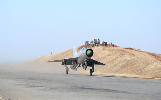 金正恩视察朝鲜空军训练场 检查战斗准备状态