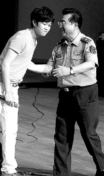 梦鸽研究生未毕业怀孕生子 网友质疑李天一年龄