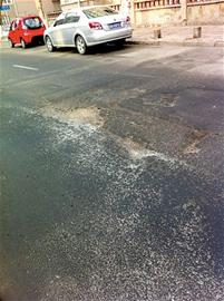 市区破路300条平均10米1补丁 莱芜一路成典型代表