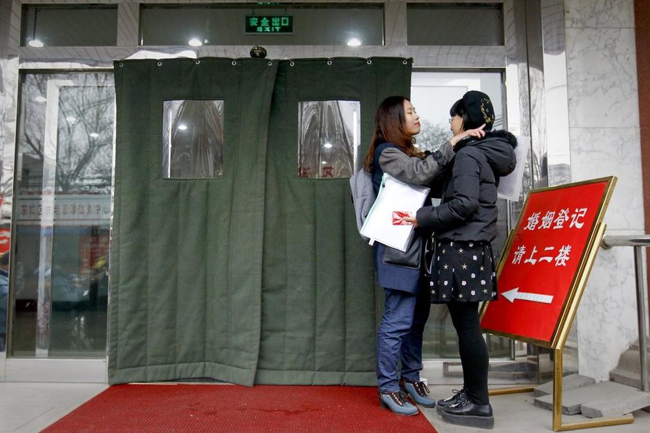 北京同性恋情侣登记结婚遭婉拒