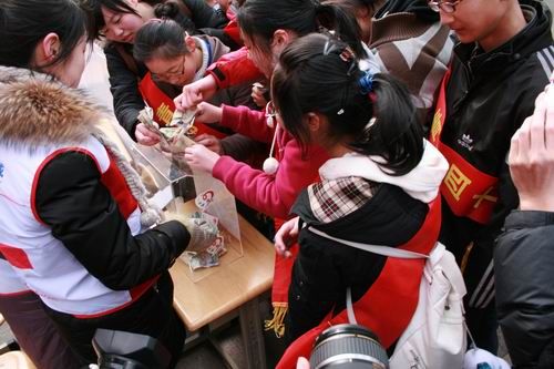 鼠标一点爱心满满 网事如歌用爱托起年轻生命