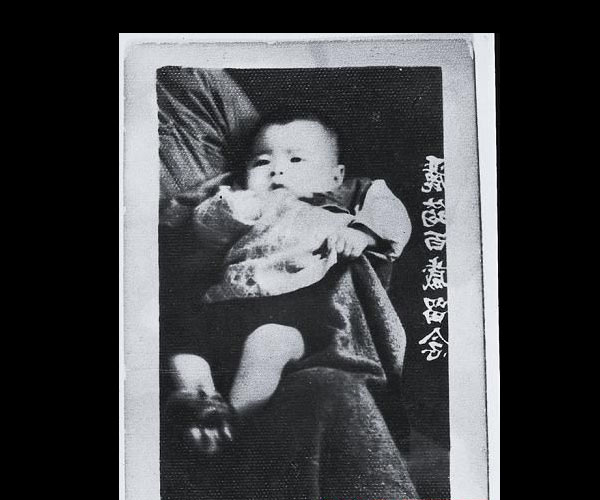 邓丽君尸检照曝光 疑似曾遭掌掴