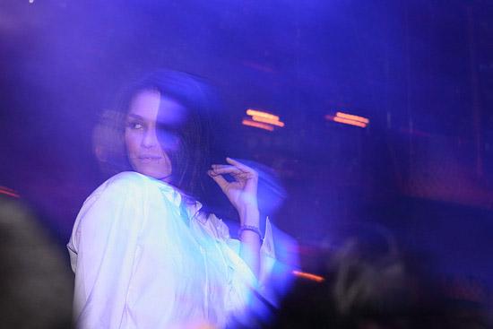 日本女优进军内地创业路 兼职陪酒无所不做