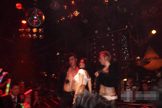 日本女优进军内地创业路 兼职陪酒无所不做