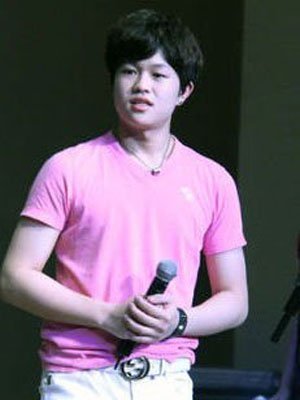 李天一曾被美国学校开除 很淘气常被同学孤立 李天一曾被美国学校开除 很淘气常被同学孤立