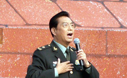 李双江憔悴现身艺考考场 女受害人未撤诉