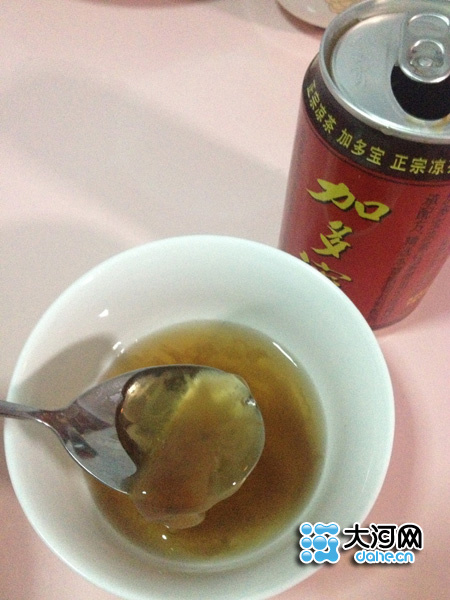 加多宝凉茶郑州陷质量门 饮料呈棉絮状味道酸苦