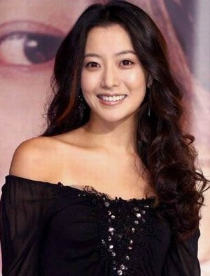揭嫁豪门女星：李英爱诞龙凤胎 韩彩英9年恋爱长跑