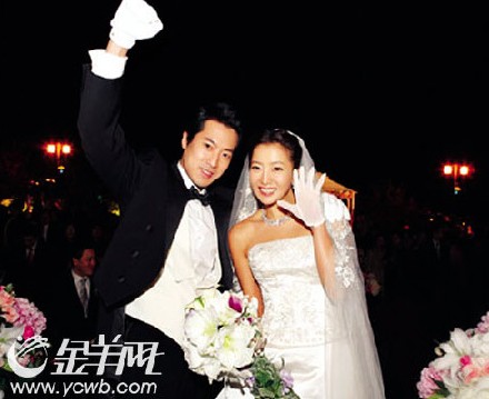 揭嫁豪门女星：李英爱诞龙凤胎 韩彩英9年恋爱长跑