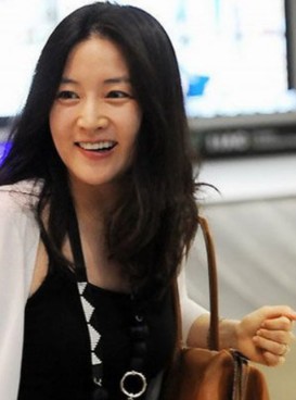 揭嫁豪门女星：李英爱诞龙凤胎 韩彩英9年恋爱长跑