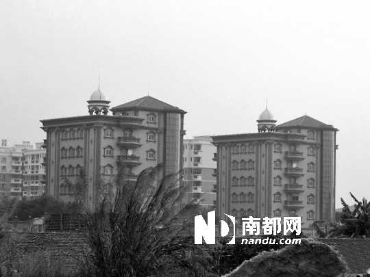 陆帜然的6层别墅与另一商人的别墅建在一起。(网络图片)
