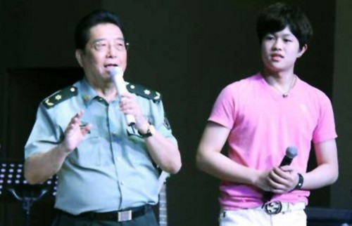 李双江与李天一