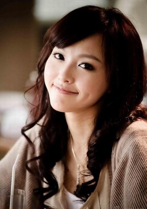 四小花旦背景曝光 唐嫣助理晒恋爱证据骂邱泽装孙子！