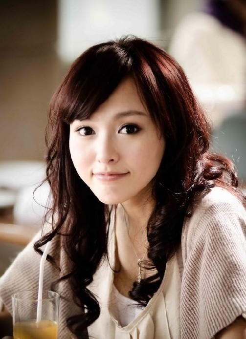 四小花旦背景曝光 唐嫣助理晒恋爱证据骂邱泽装孙子！