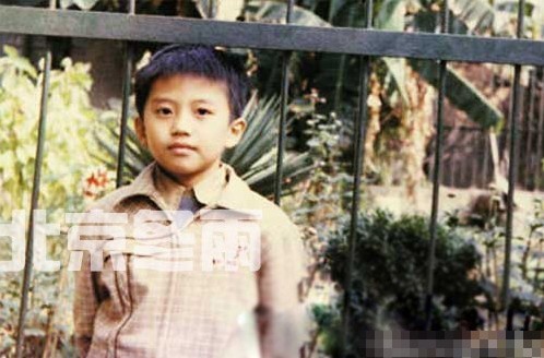 邓超昔日清秀可爱童年照曝光(组图)